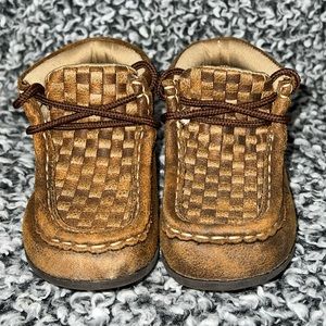 Double barrel ( like twisted x). Excellent used condition